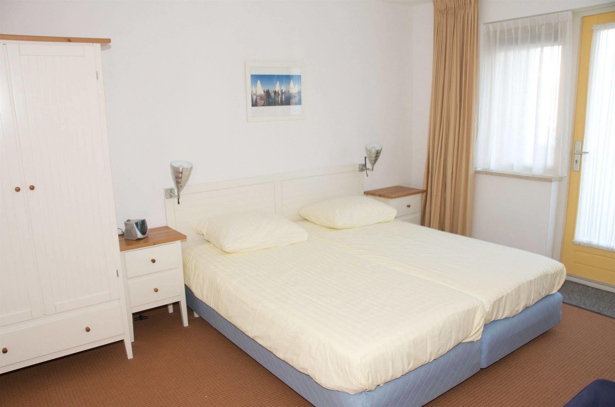 Hotel Kogerstaete Texel เดอ คุก ภายนอก รูปภาพ